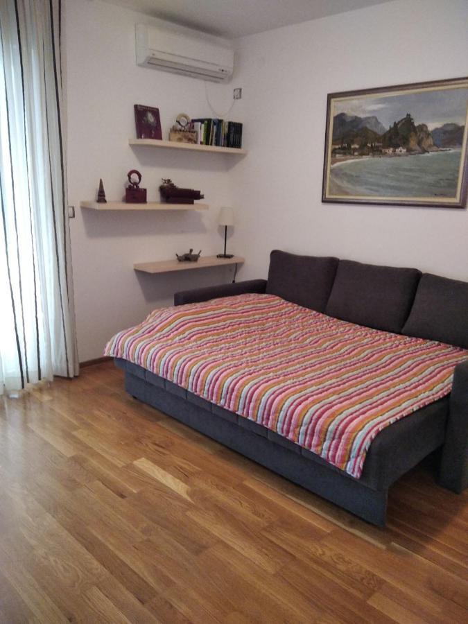 Apartmani Petrovac Na Moru Eksteriør bilde