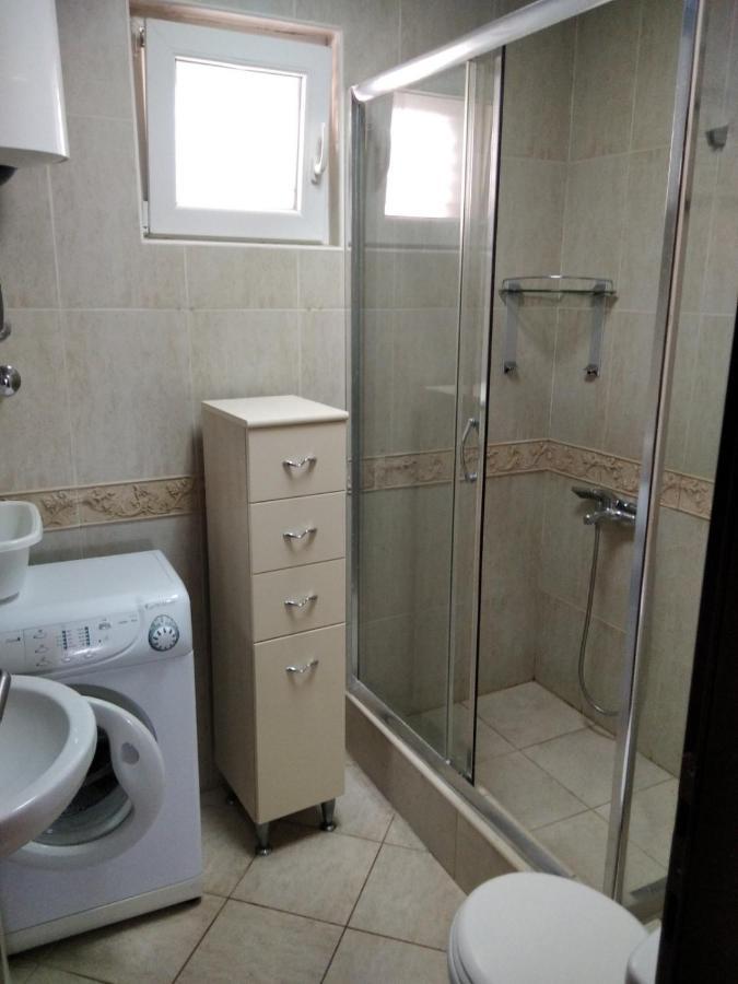 Apartmani Petrovac Na Moru Eksteriør bilde